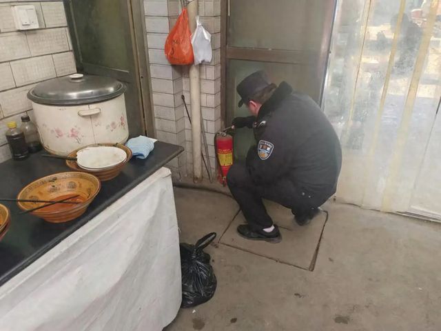 星空体育网站：小场所里排隐患倾尽全力护民安(图1)