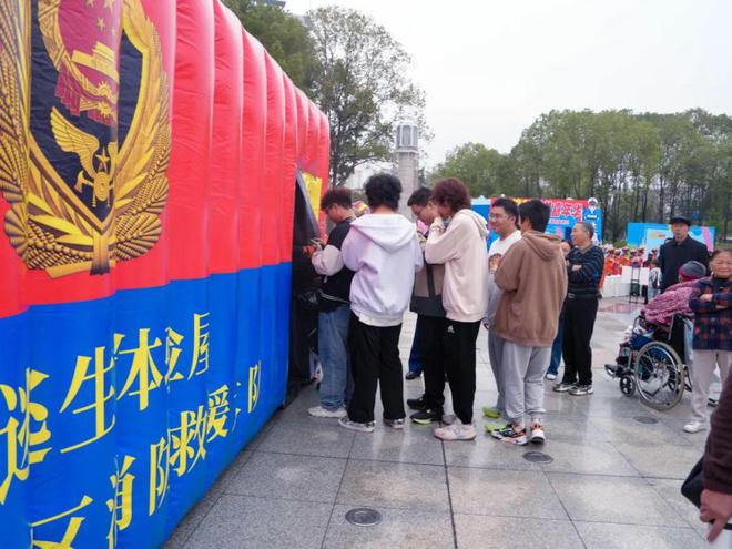 消防宣传月科普与趣味交织！广元市举行消防宣传月启动仪式暨科普嘉年华主题活动(图5)