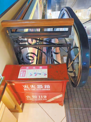 星空体育：逛商场防坠落小细节别放过(图1)