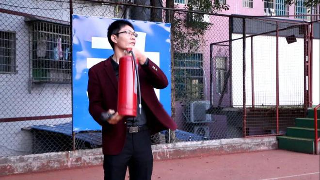 学习消防知识增强自救能力振兴（振新）学校组织消防疏散演练活动(图4)
