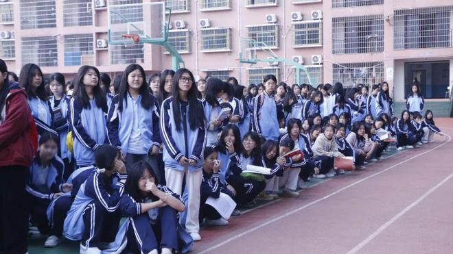 学习消防知识增强自救能力振兴（振新）学校组织消防疏散演练活动(图7)