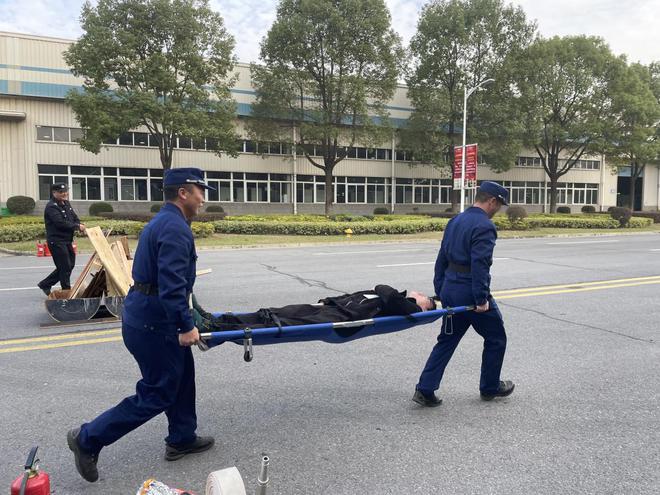 星空体育网站：提升消防技能筑牢安全防线(图3)