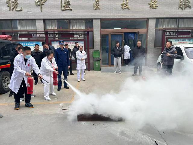 星空体育网站：佳县：以学促练筑牢消防安全屏障(图2)