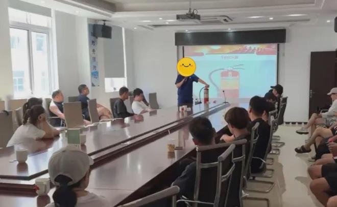 星空体育网站：消防宣传丨每天一个消防安全小知识——警惕假冒员(图1)