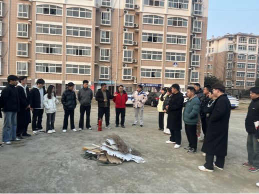 星空体育网站：信阳涉外职业技术学院：共筑消防安全防线守护美好和谐校园(图2)