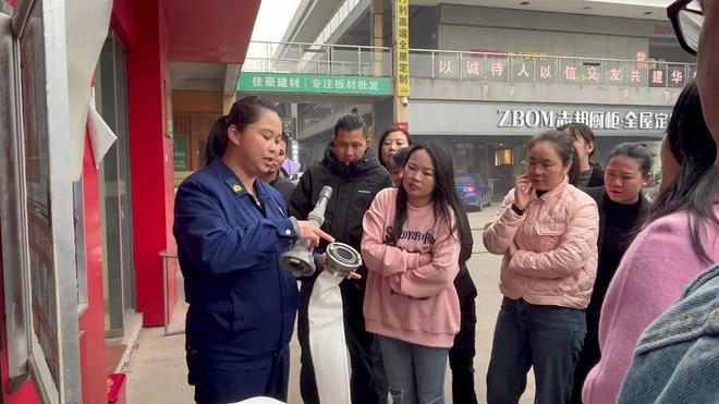星空体育：以练筑防以防避险 —萍乡华美立家开展消防安全培训及演练！(图4)