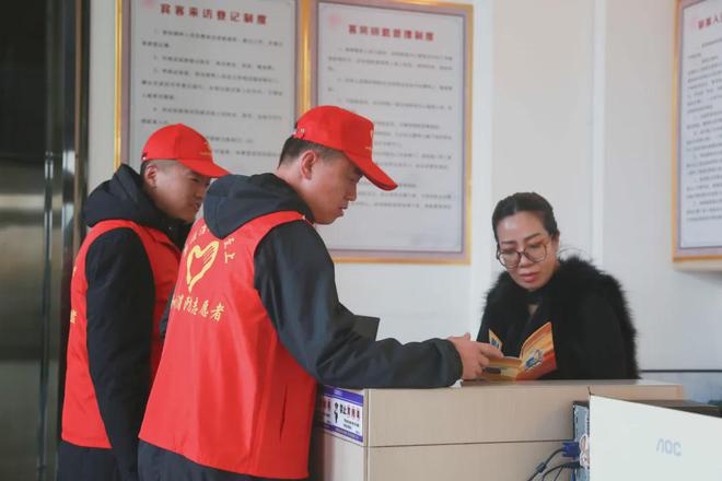 星空体育：晋中：消防公益行凝聚志愿者力量共筑消防安全防线！(图7)