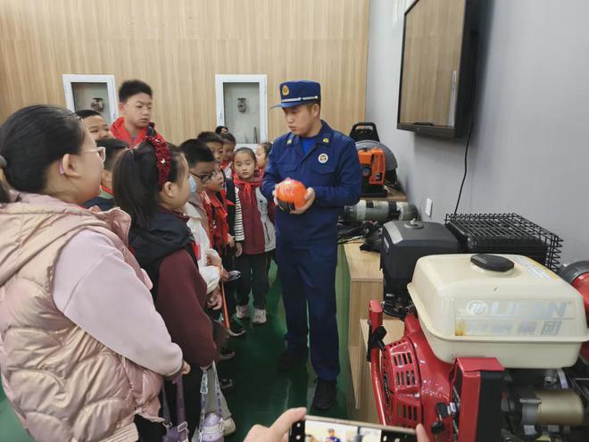阳泉各级消防队伍开放科普教育基地、基层队站进行各种科普活动(图1)