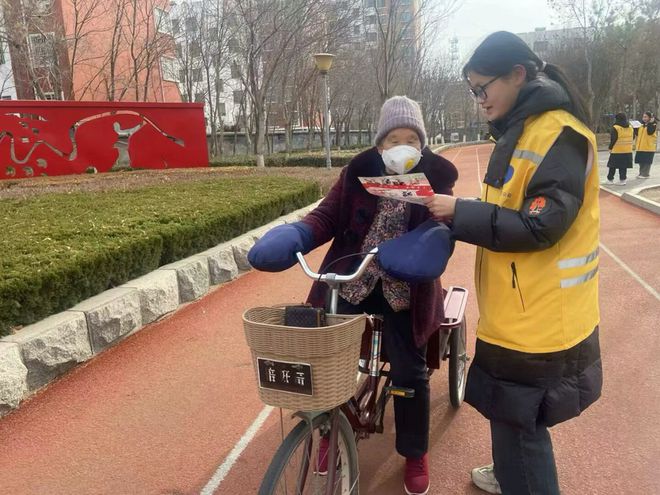 东营市黄蓝公益：以实践育新苗用公益暖寒冬(图1)