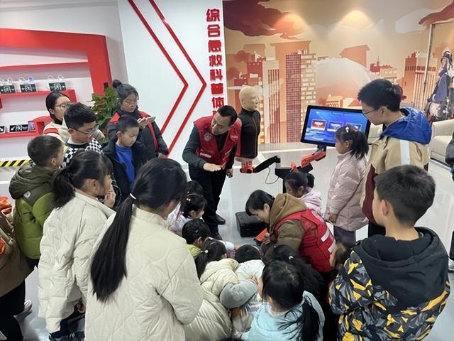 成都武侯区簇锦街道应急文化体验馆：为小学生筑牢安全防线(图4)