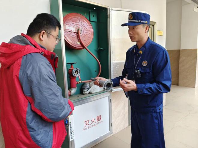 护航开学季！钦州消防把好校园“防火关”！(图1)