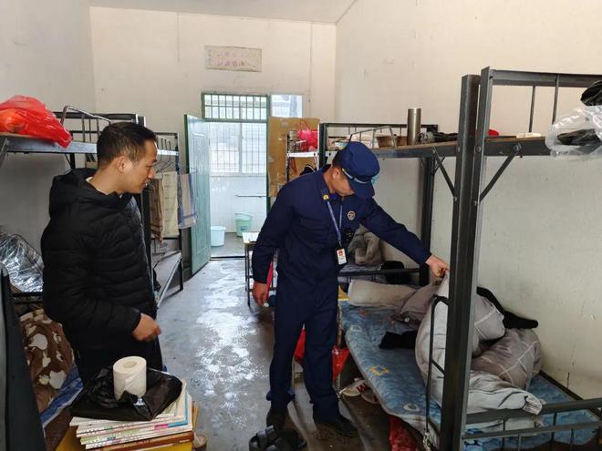护航开学季！钦州消防把好校园“防火关”！(图6)
