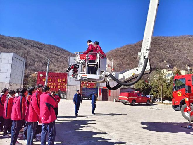 吕梁消防“开学第一课”寓教于乐全力守护新学期(图3)