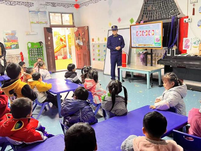 消防宣传进校园全力护航“开学季”！(图4)
