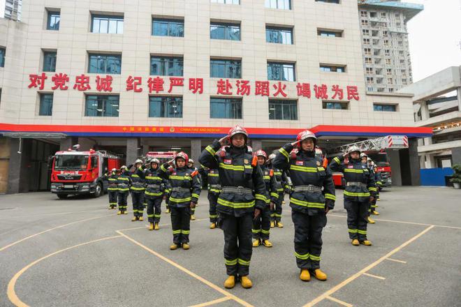 消防部队退出武警序列已有7年实施准军事化管理战斗力未减弱(图2)