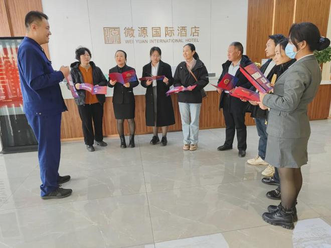 星空体育网站：春节将至消防先行消防宣传不松懈守护平安过春节(图1)