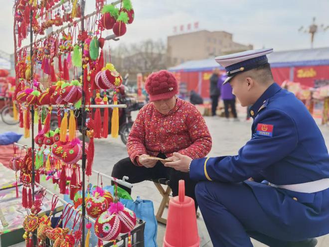 星空体育网站：春节将至消防先行消防宣传不松懈守护平安过春节(图7)