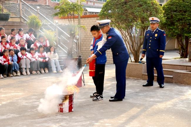 漳州诏安开展“消防安全进课堂”“点亮”安全开学季(图2)