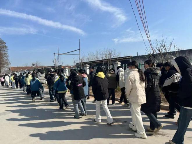 淮滨县马集镇初级中学：强化应急响应共筑安全防线(图1)