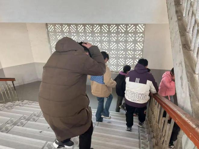 淮滨县马集镇初级中学：强化应急响应共筑安全防线(图2)