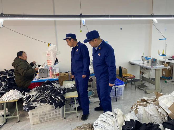 星空体育网站：光山县十里镇：织密辖区安全网开启全年“稳”模式（一）(图3)