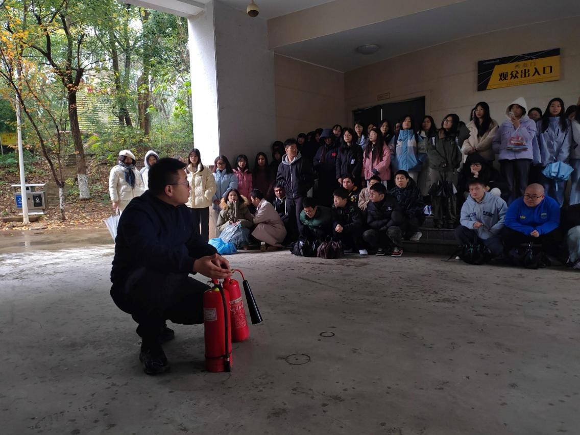 长沙民政职院开展灭火器实操培训活动(图3)