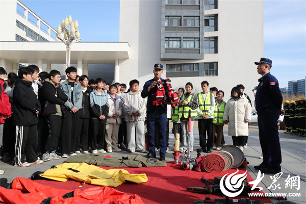 星空体育网站：莱山区消防救援大队开展“3·15”消防产品主题宣传暨优劣产品现场试验活动(图3)