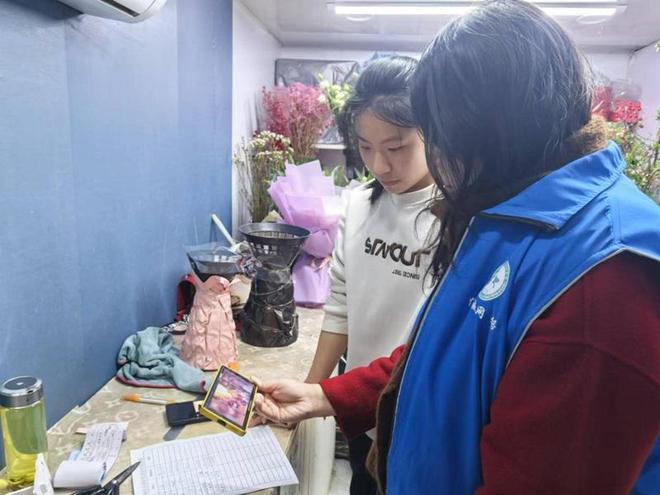 走街串巷话消防消防宣传持续掌握火灾防控“主动权”(图1)
