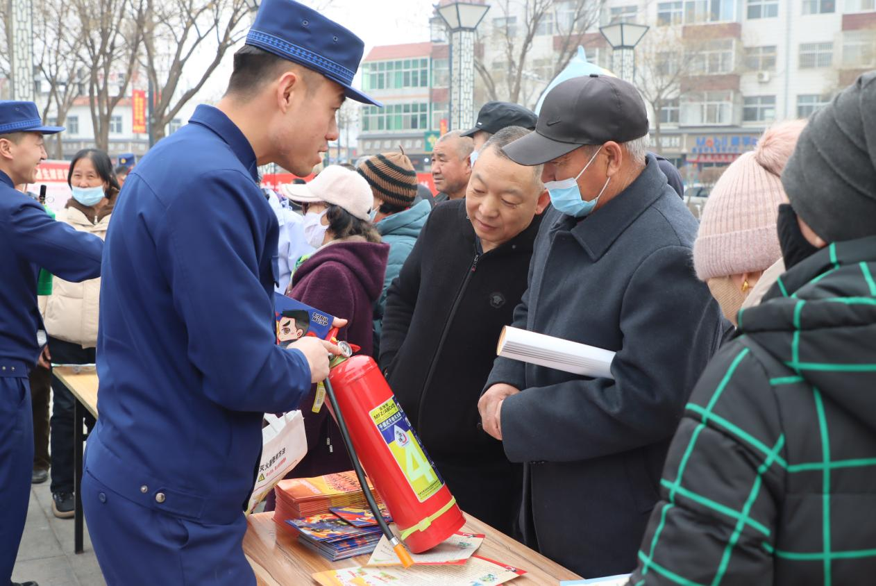 山西广灵县：开展消防产品专项宣传增强群众辨假能力(图1)