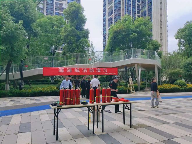 成都市成华区华林社区2024年消防培训、整治宣讲与演练活动亮点纷呈(图2)