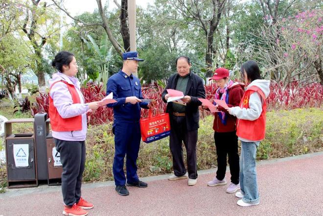平安欢喜过年消防伴您身边贵港：“返家乡”大学生消防志愿服务在行动！(图1)