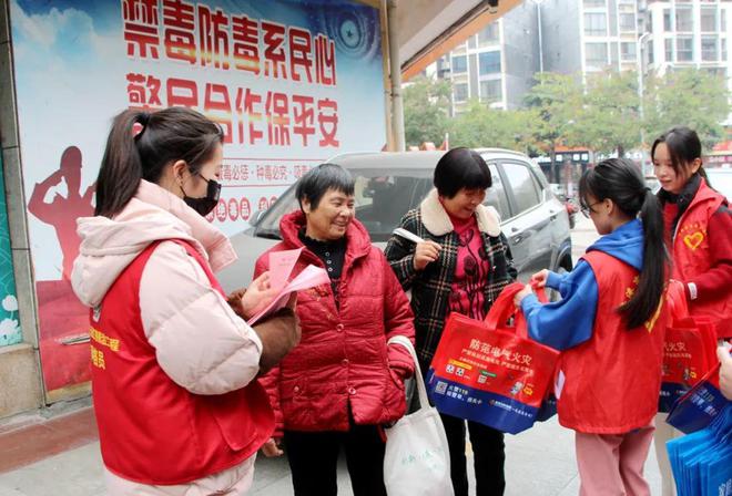 平安欢喜过年消防伴您身边贵港：“返家乡”大学生消防志愿服务在行动！(图2)