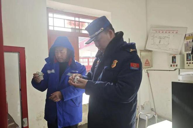 星空体育：临汾：点亮复产安全灯！全力筑牢易燃易爆场所“防火墙”(图2)