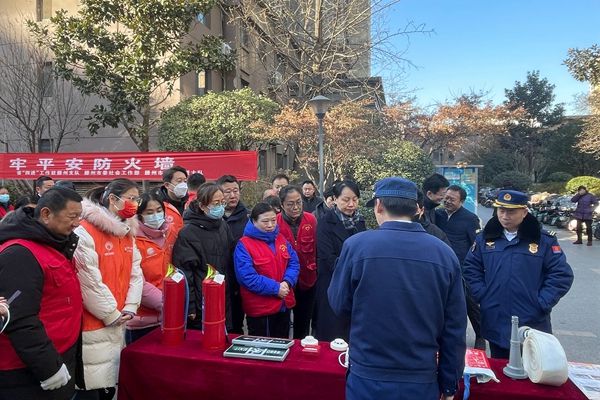 星空体育网站：滕州市龙泉街道和谐片区新时代文明实践站开展消防演练活动(图1)