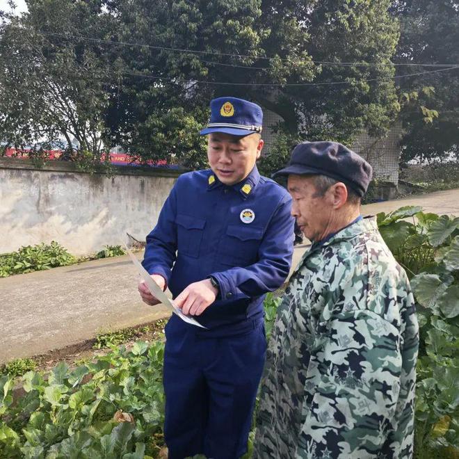 星空体育：检查＋宣传丨绷紧“安全弦”守好“节前关”(图2)