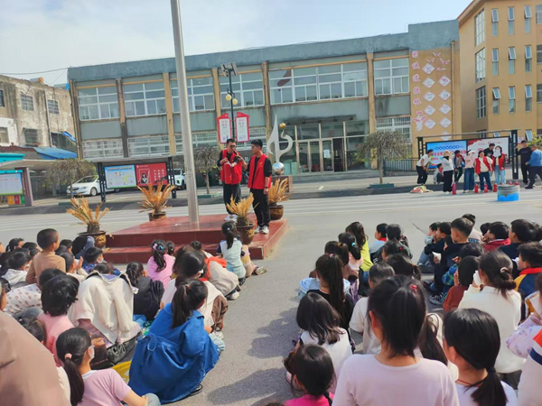 固镇县濠城中心小学开展消防演练活动(图2)