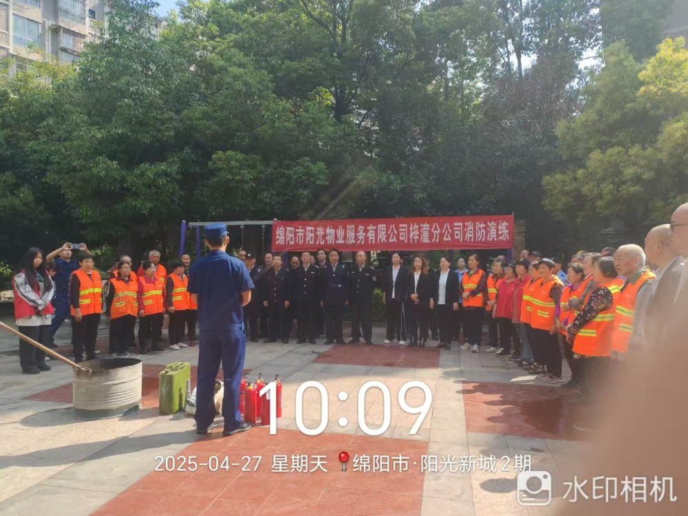 星空体育网站：实战砺兵筑防线——梓潼县住建消防携手高层小区上演消防“安全大考”(图2)