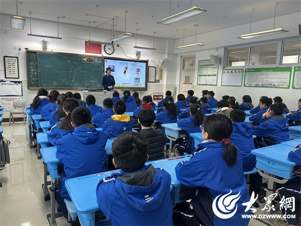 莱山区消防救援大队“小小消防志愿宣传员”上岗为安全注入新活力(图1)