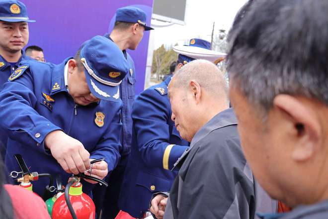 榆阳区消防救援大队积极开展“315”消防产品科普宣传活动(图2)
