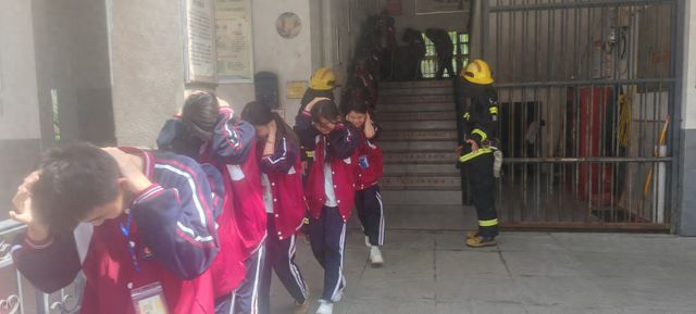 沈丘：防灾减灾进校园护航成长“救”在身边(图1)