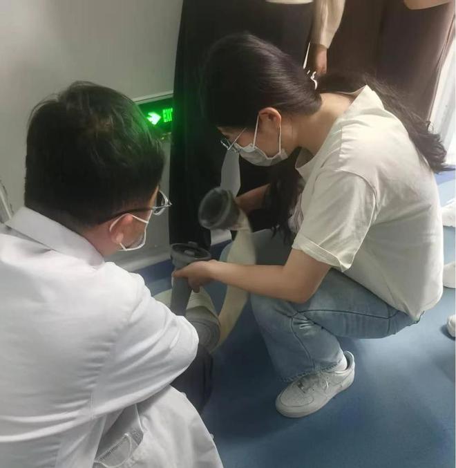 东营市疾控中心组织消防器材使用方法演练(图1)