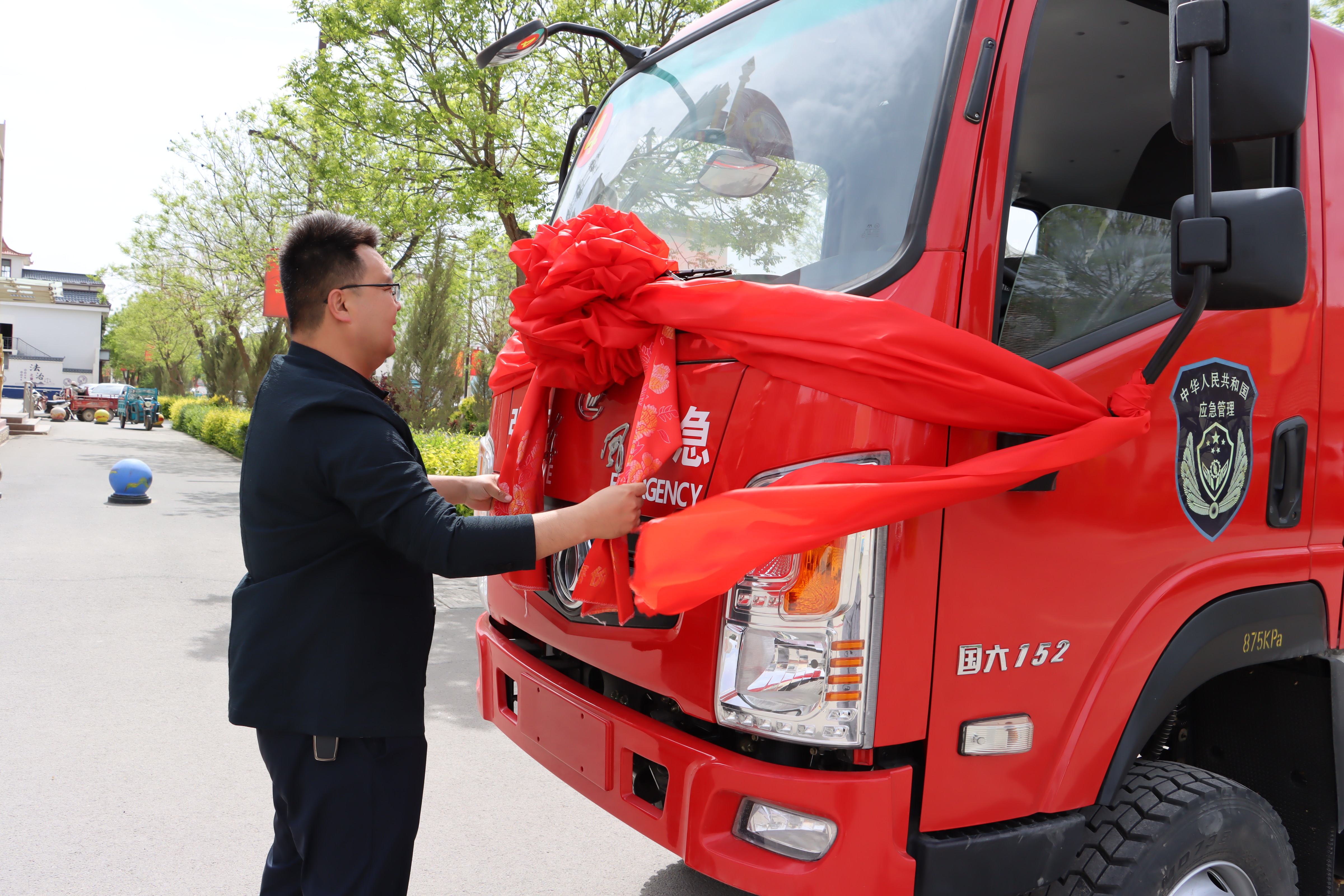 甘州区大满镇：新配消防车“上岗”基层消防再添新“利器”(图1)