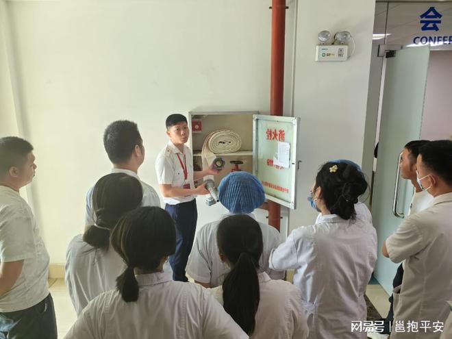 星空体育：防患于未“燃”——南宁九龙医院2025年消防演练与知识培训(图4)