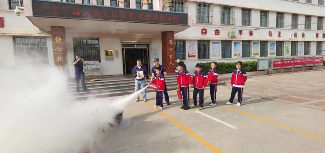 疏散演练、消防宣传、知识问答建新里社区这场校园消防宣传精彩又实用(图4)