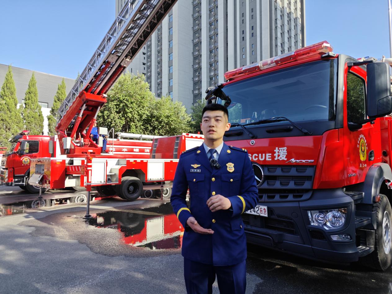 星空体育：沈阳市开展“网络媒体走消防”活动(图2)