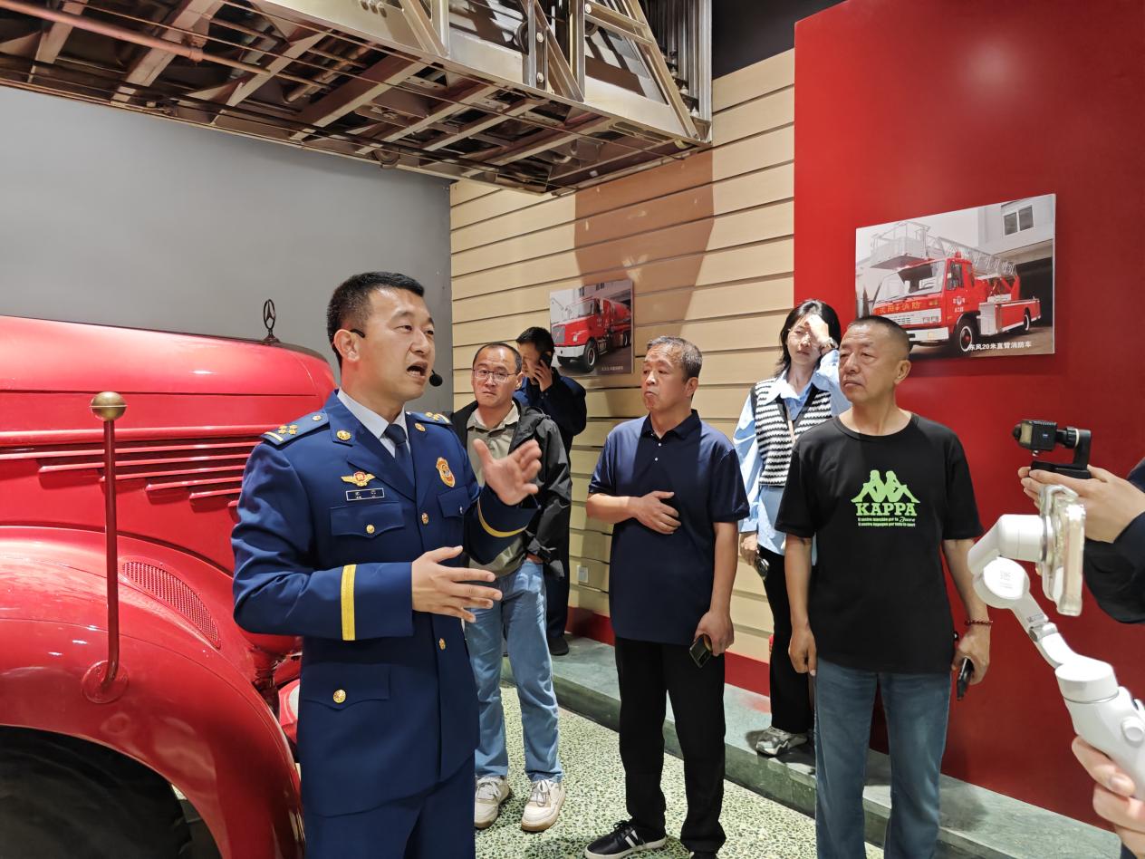星空体育：沈阳市开展“网络媒体走消防”活动(图1)