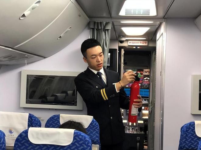 机舱可乐灭火后续起火原因曝光赔偿有争议知情人曝更多细节(图16)