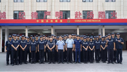 “蓝朋友”传授安全术青春义警练就真本领！(图11)