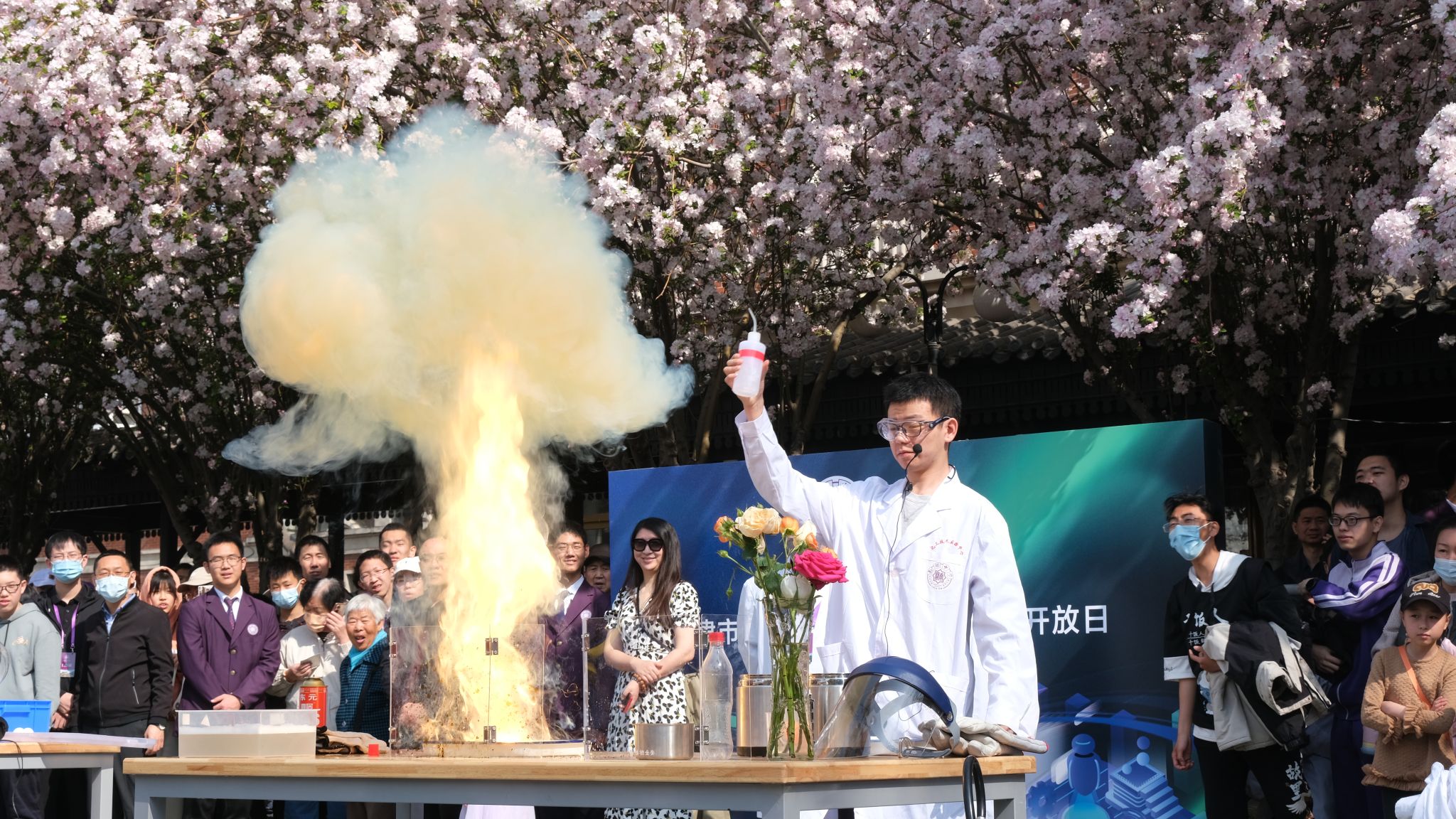 收藏上百具灭火器这位天大学生要做最“硬核”科普(图2)