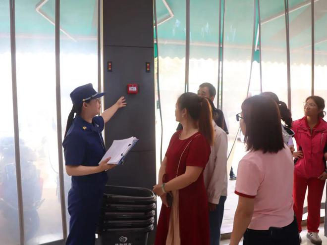 筑牢安全防线——覃塘区开展“防消联勤”消防安全专题培训会(图2)